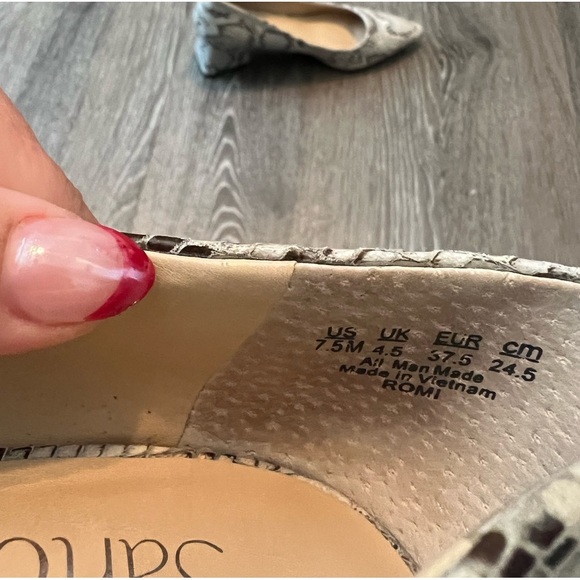 Franco Sarto Women's Snakeskin Black and White Courts - Picture 7 of 8